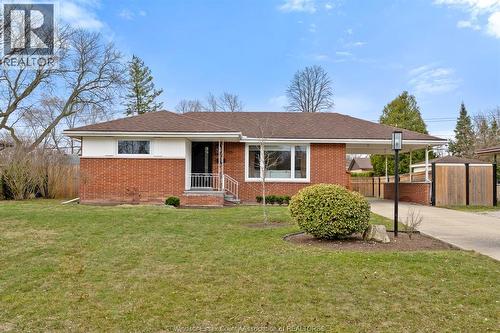 735 Lounsborough  Windsor, ON N9G 1G1