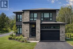 44 DENNIS DRIVE Parry Sound, ON P2A 0E6