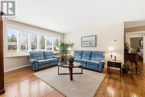 4 Wayne Crescent, Quinte West, ON - Indoor Photo Showing Living Room