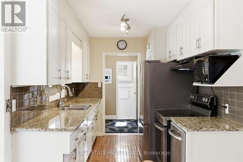 4 Wayne Crescent, Quinte West, ON - Indoor Photo Showing Kitchen With Double Sink With Upgraded Kitchen