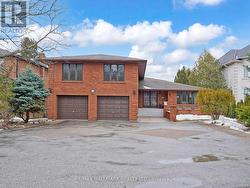 95 PEMBERTON ROAD Richmond Hill, ON L4C 3T6