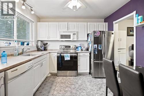 5557 Coronation, Windsor, ON - Indoor Photo Showing Kitchen
