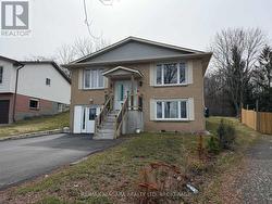 UPPER - 42 HEMLOCK STREET St. Catharines (Burleigh Hill), ON L2T 4B7