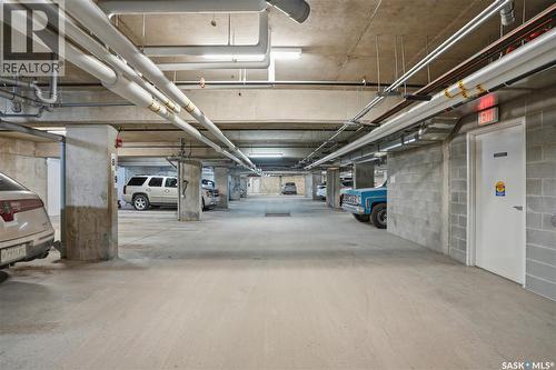311 227 Pinehouse Drive, Saskatoon, SK - Indoor Photo Showing Garage