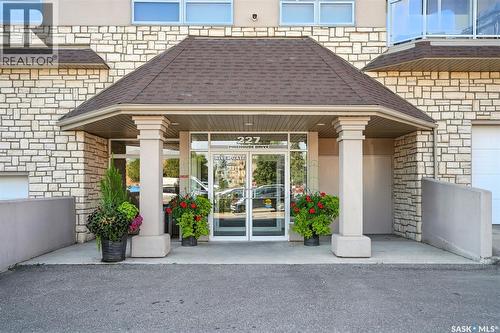 311 227 Pinehouse Drive, Saskatoon, SK - Outdoor