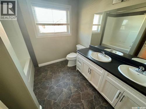 104 Atton Crescent, Saskatoon, SK - Indoor Photo Showing Bathroom