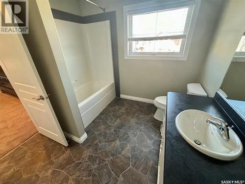104 Atton Crescent, Saskatoon, SK - Indoor Photo Showing Bathroom