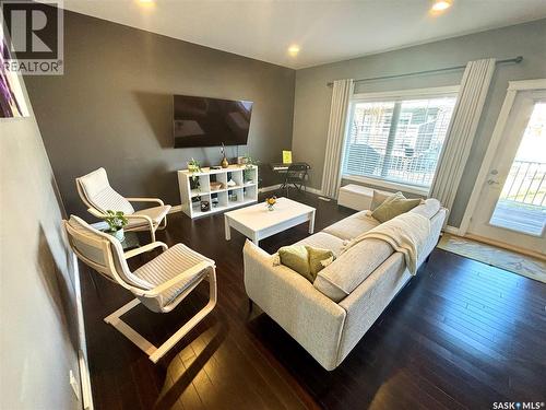 104 Atton Crescent, Saskatoon, SK - Indoor Photo Showing Living Room