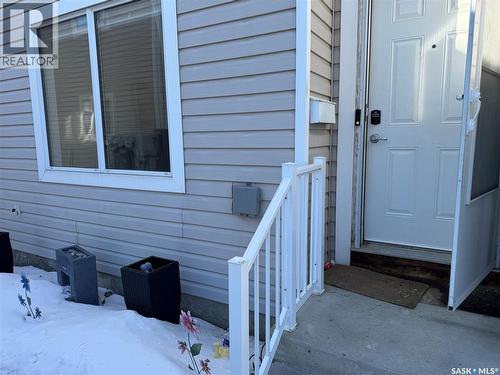 2 802 K Avenue N, Saskatoon, SK - Outdoor With Exterior