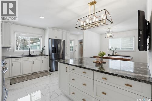 145 Stillwater Drive, Saskatoon, SK - Indoor Photo Showing Kitchen