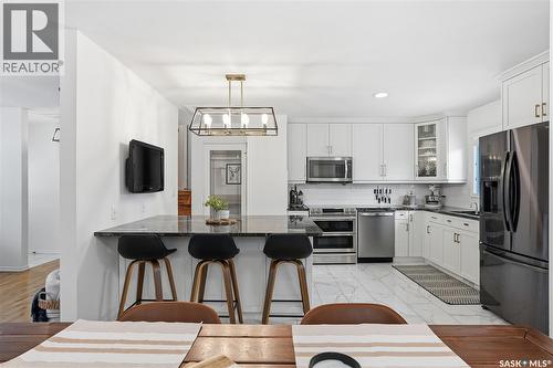 145 Stillwater Drive, Saskatoon, SK - Indoor Photo Showing Kitchen With Stainless Steel Kitchen With Upgraded Kitchen