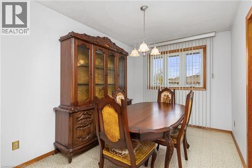 33 Orlanda Road, Hamilton, ON - Indoor Photo Showing Dining Room