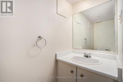 440 Kintyre Private, Ottawa, ON - Indoor Photo Showing Bathroom