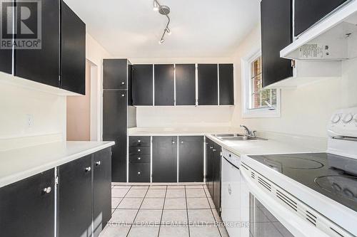 440 Kintyre Private, Ottawa, ON - Indoor Photo Showing Kitchen With Double Sink