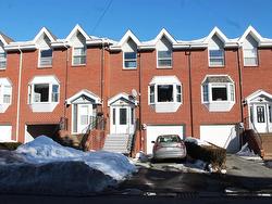 87 Lincoln Cross  Halifax, NS B3M 3S6
