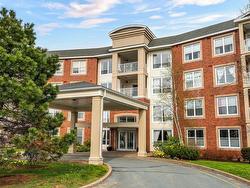 101 52 Whitehall Crescent  Dartmouth, NS B2W 6N3