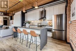 406 - 426 QUEEN STREET E Toronto, ON M5A 1T4