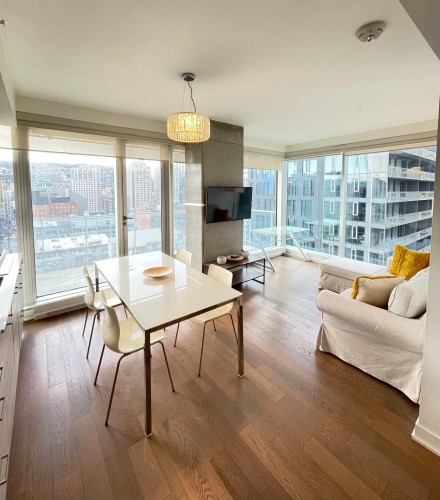 Salon - 1301-1155 Rue De La Montagne, Montréal (Ville-Marie), QC - Indoor