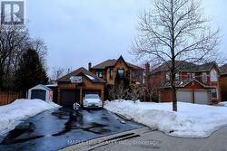 624 AMBERWOOD CRESCENT Pickering, ON L1V 3T9