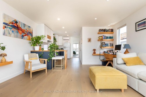 E65-7 Brimley Road S, Toronto, ON - Indoor Photo Showing Living Room