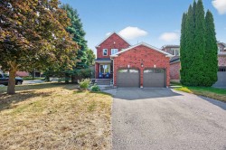 165 Bonny Meadows Drive  Aurora, ON L4G 6N1