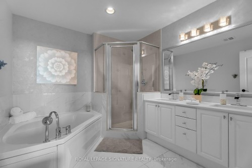 905-1101 Leslie Street, Toronto, ON - Indoor Photo Showing Bathroom