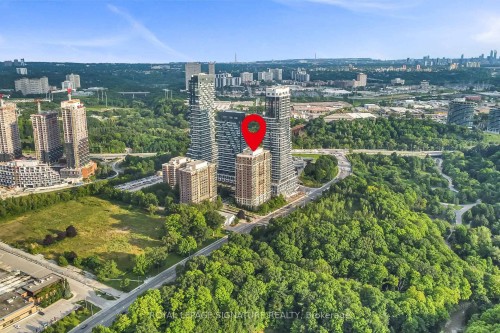 905-1101 Leslie Street, Toronto, ON - Outdoor With View