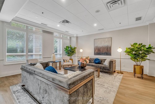 905-1101 Leslie Street, Toronto, ON - Indoor