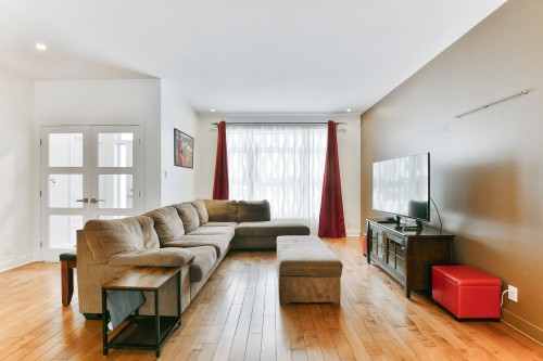 Salon - 2592 Rue Robindaine, L'Assomption, QC - Indoor Photo Showing Living Room