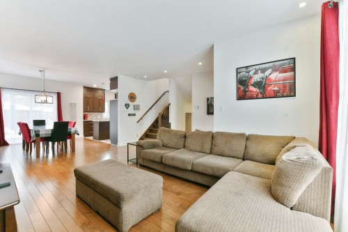 Salon - 2592 Rue Robindaine, L'Assomption, QC - Indoor Photo Showing Living Room