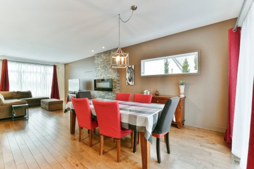 Salle à manger - 2592 Rue Robindaine, L'Assomption, QC - Indoor Photo Showing Other Room With Fireplace