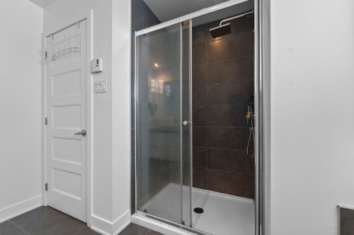 Salle de bains - 621 Rue Andrassy, Mascouche, QC - Indoor Photo Showing Bathroom