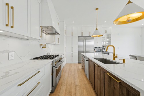 Kitchen - 283 Rue De L'Aigle, Carignan, QC - Indoor Photo Showing Kitchen With Upgraded Kitchen