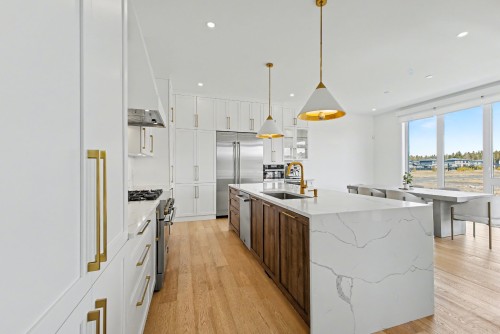 Kitchen - 283 Rue De L'Aigle, Carignan, QC - Indoor Photo Showing Kitchen With Upgraded Kitchen