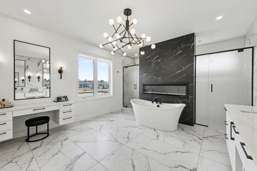 Master Bathroom - 283 Rue De L'Aigle, Carignan, QC - Indoor Photo Showing Bathroom