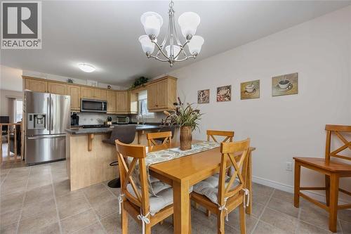 5700 Blackwell Sideroad Unit# 143, Sarnia, ON - Indoor Photo Showing Dining Room