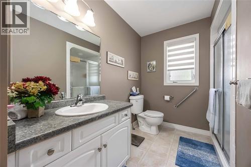 5700 Blackwell Sideroad Unit# 143, Sarnia, ON - Indoor Photo Showing Bathroom