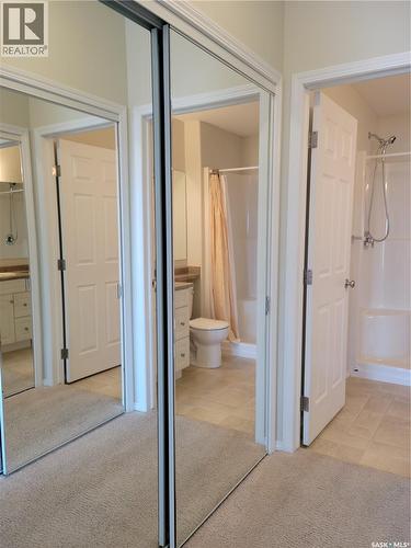 304 928 Heritage View, Saskatoon, SK - Indoor Photo Showing Bathroom
