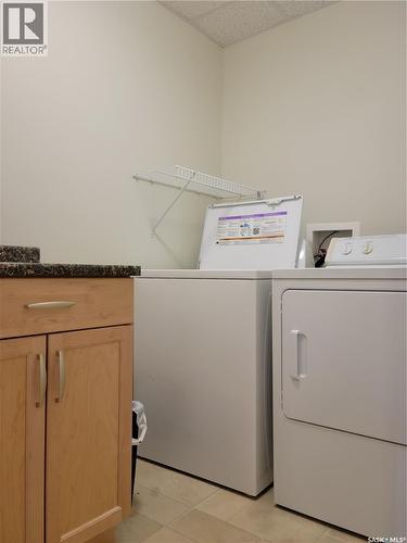 304 928 Heritage View, Saskatoon, SK - Indoor Photo Showing Laundry Room