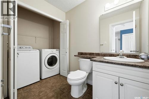 1368 Maple Leaf Crescent N, Regina, SK - Indoor Photo Showing Laundry Room