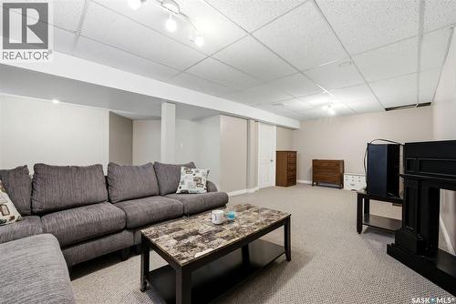 1368 Maple Leaf Crescent N, Regina, SK - Indoor