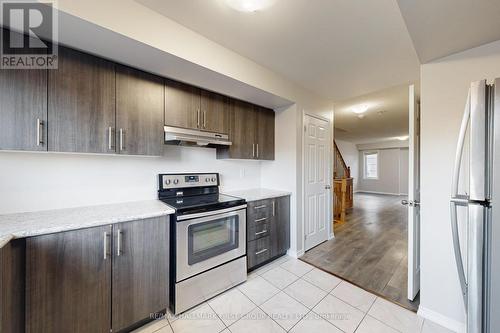 2532 Bromus Path, Oshawa, ON - Indoor Photo Showing Kitchen
