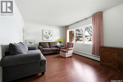 3 4341 Rae Street, Regina, SK - Indoor Photo Showing Living Room