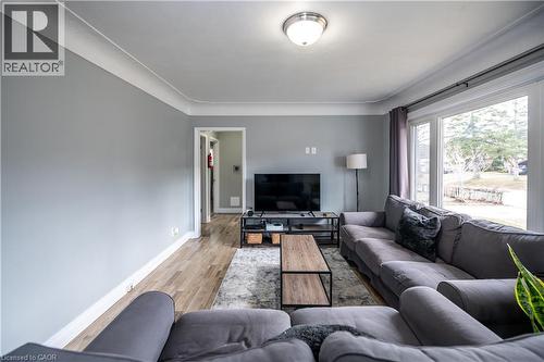 62 Harold Court, Hamilton, ON - Indoor Photo Showing Living Room