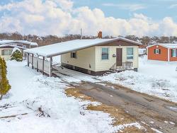 5 Bugden Street Street Sydney Mines, NS B1V 1Z8