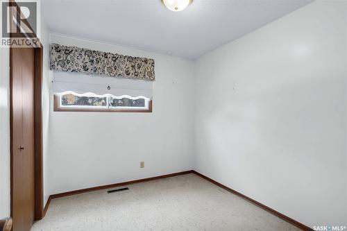 90 Bence Crescent, Saskatoon, SK - Indoor Photo Showing Other Room