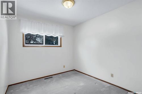 90 Bence Crescent, Saskatoon, SK - Indoor Photo Showing Other Room