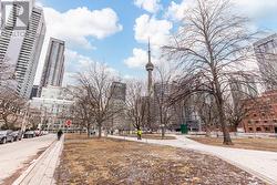 G09 - 350 WELLINGTON STREET W Toronto, ON M5V 3W9