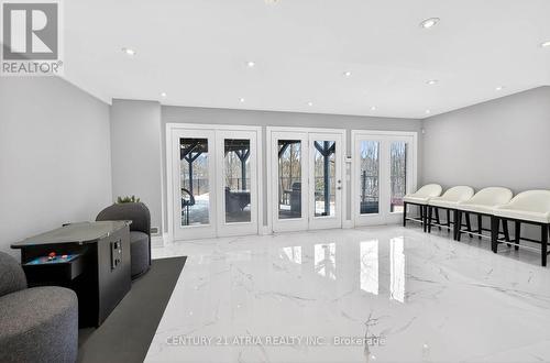 122 Burns Boulevard, King, ON - Indoor Photo Showing Other Room