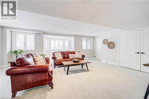 38 Deer Ridge Crescent, Kitchener, ON - Indoor Photo Showing Living Room
